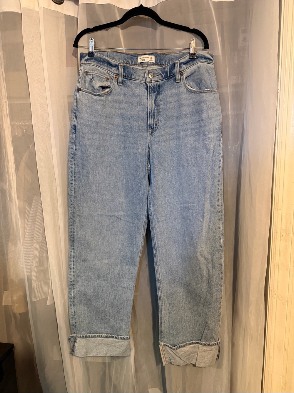 Abercrombie & Fitch Baggy Low Rise